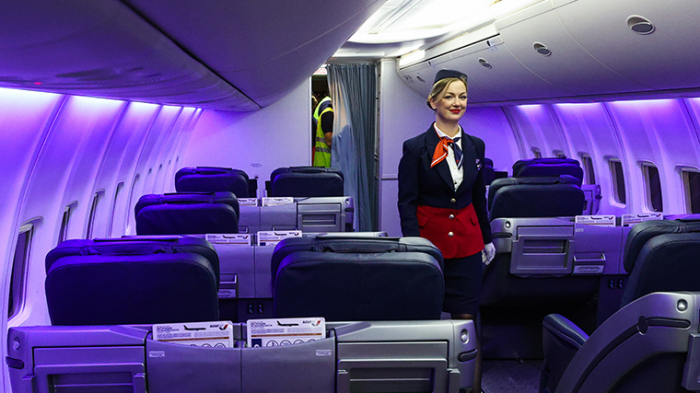 Новый год в небе: как пассажиры и экипаж встречают праздник в самолете