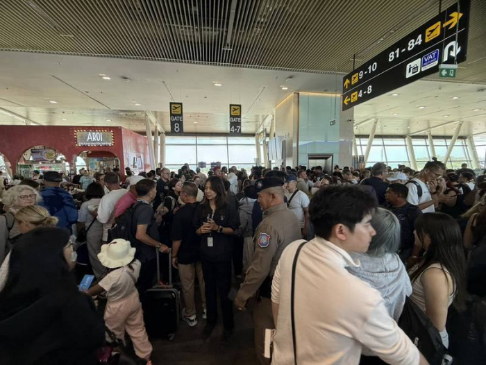 Пхукет встал: индийский Boeing сломал шасси и парализовал аэропорт!