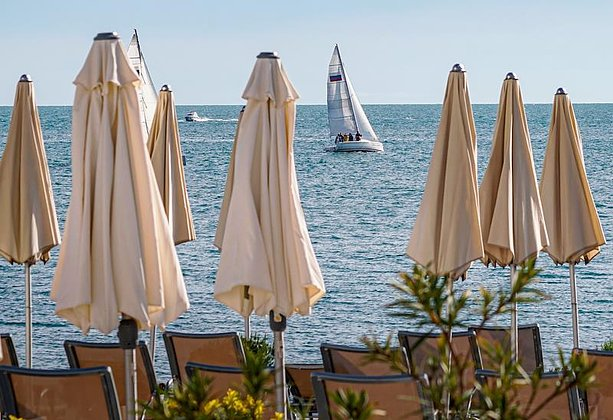 Куда поехать отдыхать летом 2026 года? Больше 20 направлений для отпуска в России и за границей