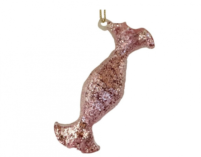 Тренд на уродливость дошел до новогодних игрушек в Петербурге