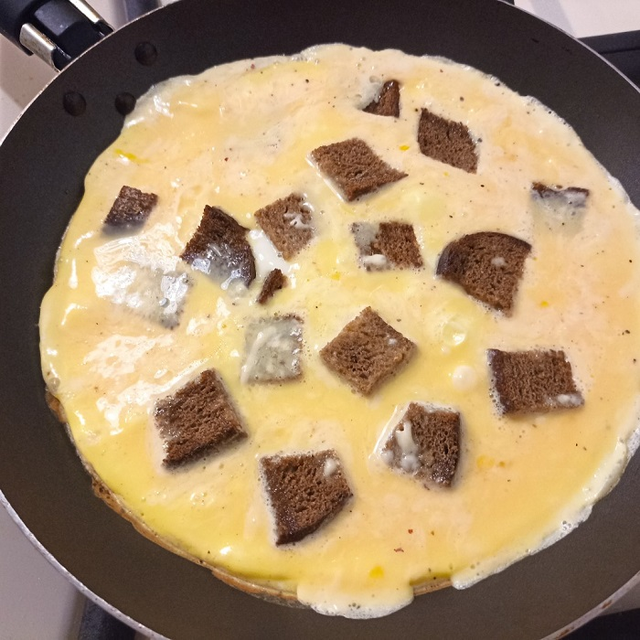 7 блюд, которые можно приготовить из черствого хлеба, чтобы не выбрасывать его