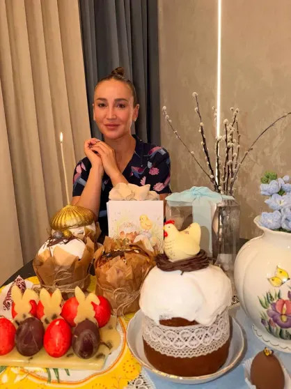 Корзины с цветами и фото из храма: как Виктория и Олег Шеляговы, Яна Рудковская, Татьяна Навка и другие звёзды отметили Пасху