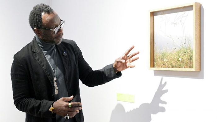 Cosmoscow: куратор из Африки, ренессанс фотографии и лиминальные пространства, или Как «Елисеевский» стал арт-салоном