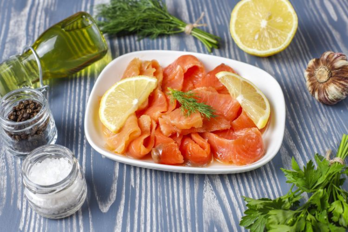 Быстрая засолка красной рыбы: экономим, радуемся вкусу и забываем о консервантах