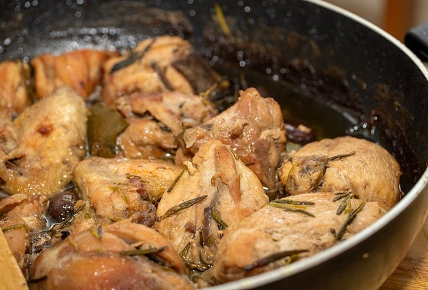 Горячие блюда на Новый 2026 год: пошаговые рецепты с фото, советы поваров