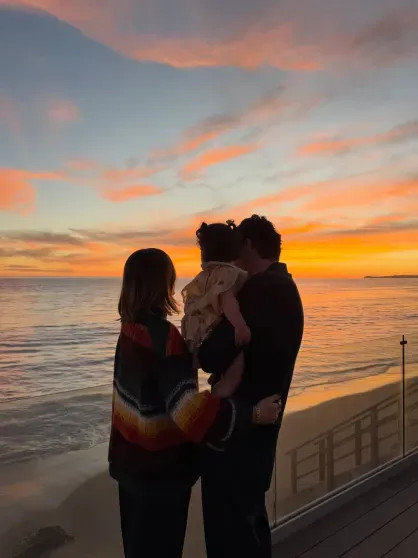 Как Дженнифер Лопес, Кристина Орбакайте, Илон Маск, Селена Гомес и Надежда Оболенцева отметили День Благодарения