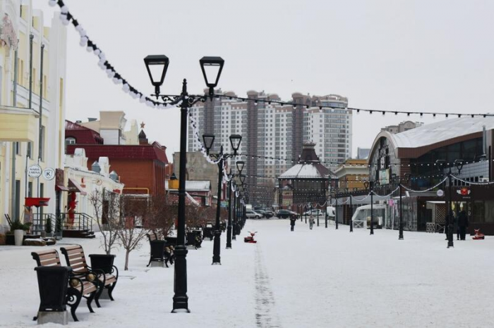 Барнаул сияет: на улице Льва Толстого завершается монтаж светового потолка