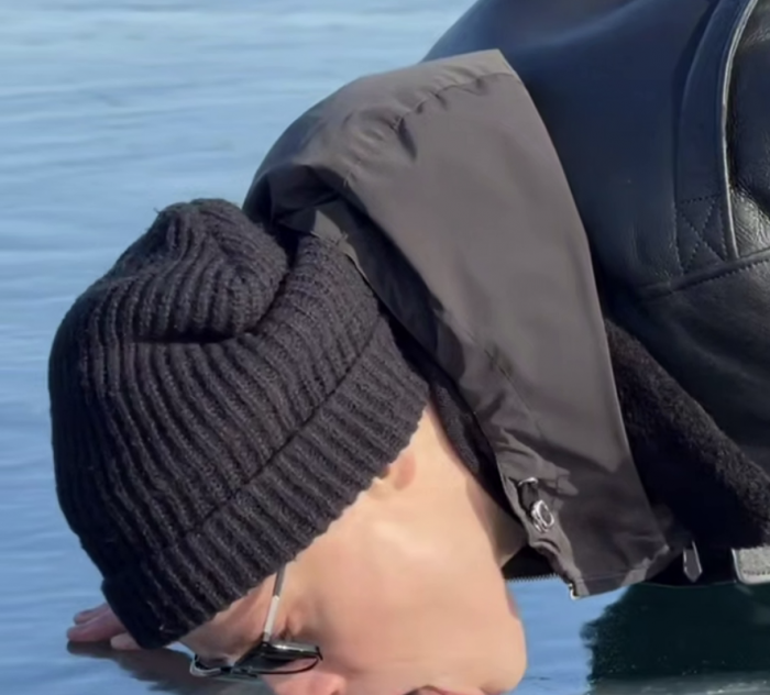 Эксперт Гончаров: облизывание льда Байкала грозит расстройством пищеварения