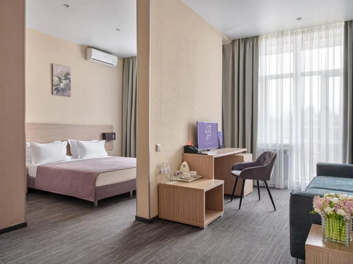 Куда поехать на майские праздники в Подмосковье: 7 проверенных парк-отелей с бассейнами