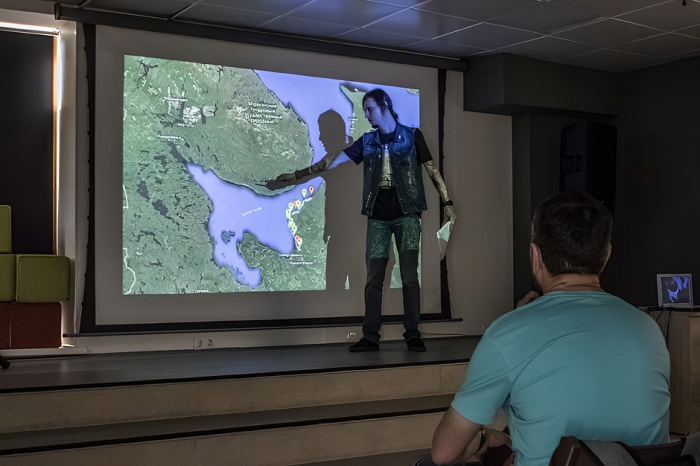 «Он излучал силу, надежность и уверенность» Россиянин 10 лет фотографирует маяки. Как их свет изменил его жизнь?