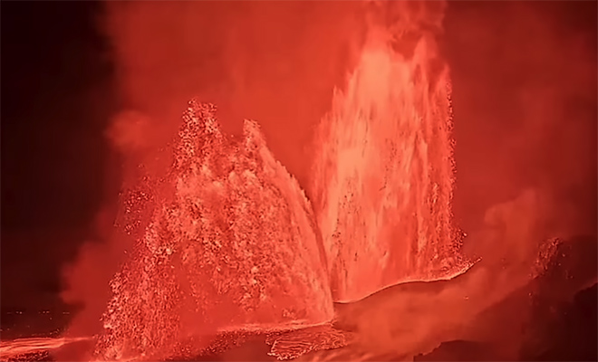 Вулкан на Гавайях выбросил столб магмы на высоту 100-этажного дома. Момент сняли на камеру