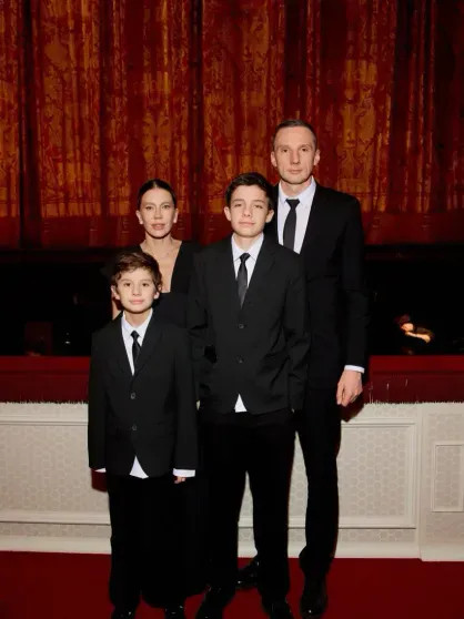 Саша Новикова и Федук с дочерью, Агата Муцениеце и Пётр Дранга, Антон и Елена Пинские, Карина Нигай и все-все смотрят "Щелкунчик" в Большом театре