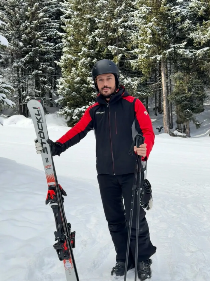 Главный краш соцсетей Максим Галкин* показал, как отдыхает с детьми в Куршевеле