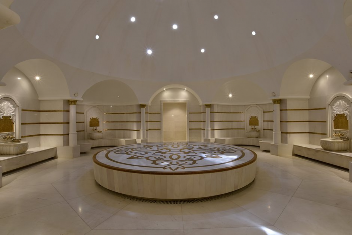 Постучись в его дверь. Как провести незабываемые выходные в турецком городе, который заменил россиянам Париж и Дубай