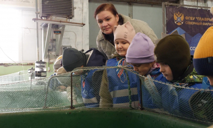 Красной рыбе — зеленый свет. В деревне Красное прошёл выпуск семги в Онегу