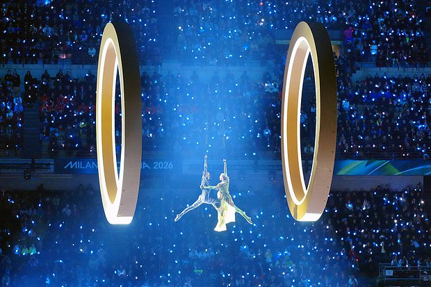 Танцующие кофеварки, декольте Марайи Кэри и путешествие во времени. Самые яркие кадры церемонии открытия зимней Олимпиады-2026