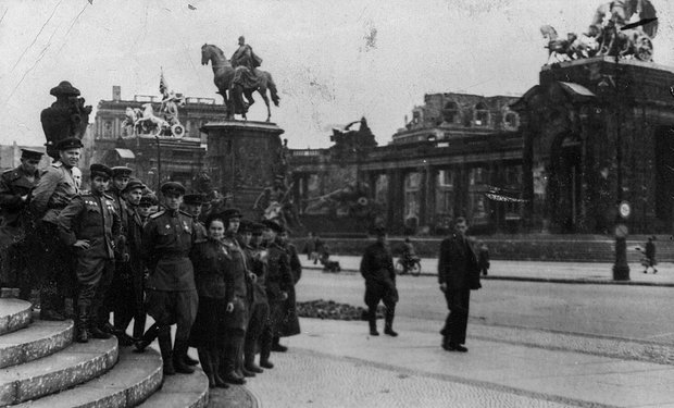 «Господин Сталин победил, я иду домой» Конец войны глазами красноармейца с трофейной немецкой камерой
