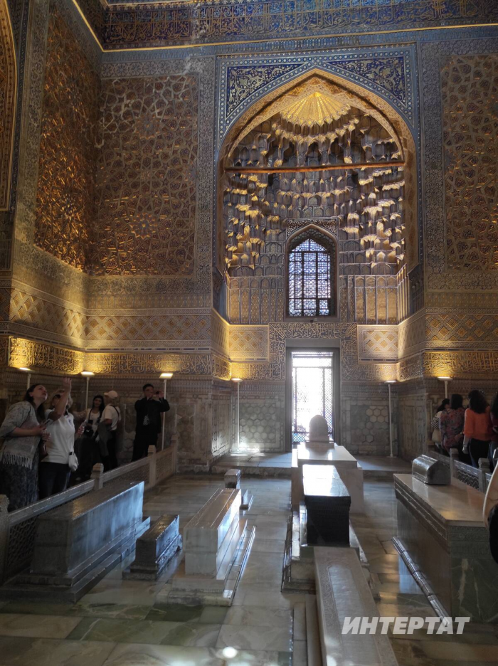 «Бала алып кайта алмаучылар Биби-ханым мәчетенә агыла»: Сәмәркандның могҗизалы урыннары