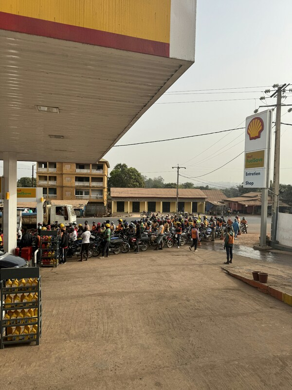 Паника на заправках Вьетнама и Таиланда: туристы сталкиваются с дефицитом топлива