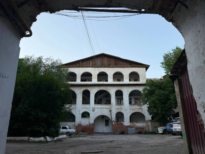 В большой семье. Каменный почерк Каспийской столицы: разгадываем архитектурный код астраханских слобод