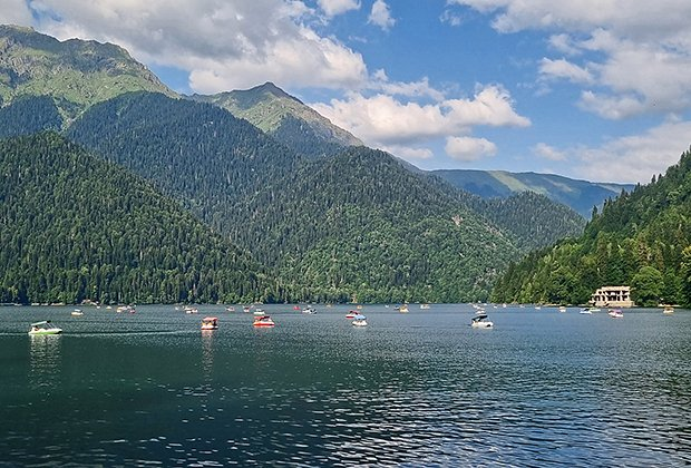 Отдых в Абхазии в 2026 году. Куда поехать и что посмотреть?