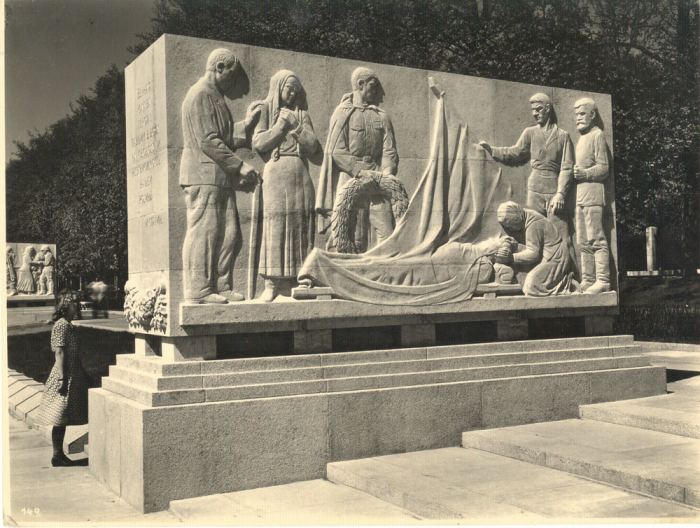 Воин-освободитель. Как в Трептов-парке появился главный памятник победе над фашизмом