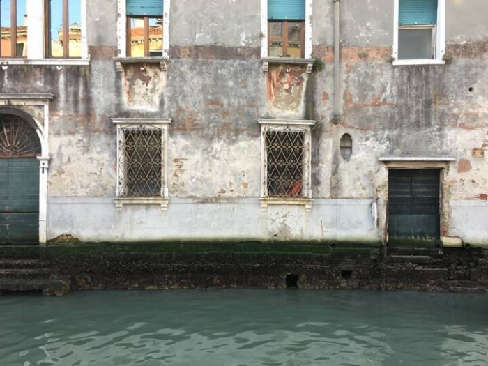 Как устроена канализация в Венеции и какую роль играют каналы