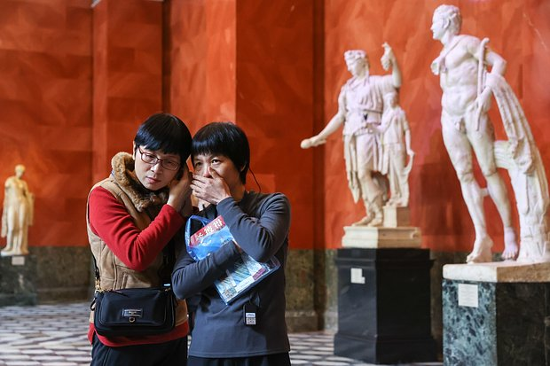 «Худшие туристы в истории». Россия отменила визы для китайцев. Почему в мире не любят путешественников из этой страны?