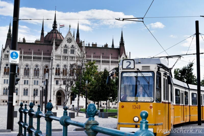 Почему здание венгерского парламента такое большое?