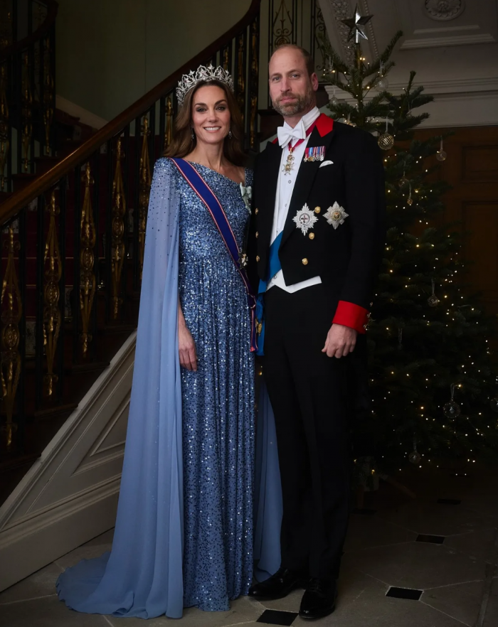 В сверкающем платье и тиаре с 2600 бриллиантов: Кейт Миддлтон и принц Уильям на банкете в Виндзоре