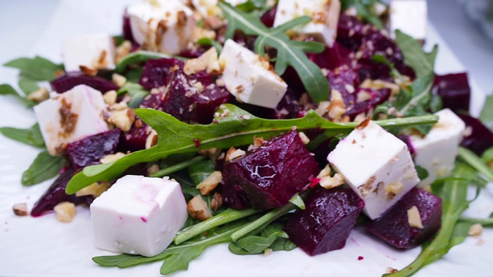 5 свежих и полезных зимних салатов на каждый день, которые готовятся за считанные минуты