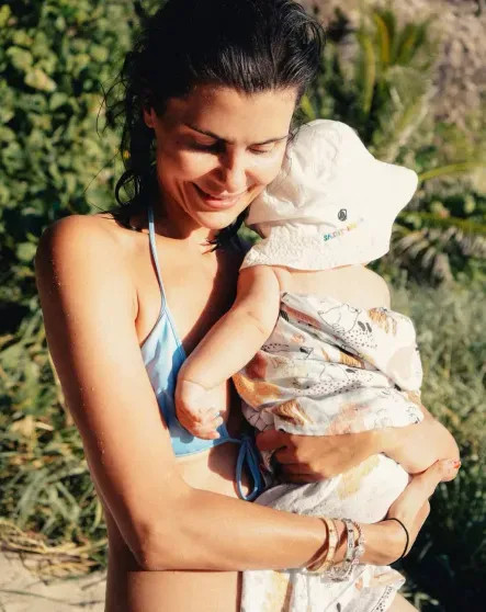 Карнавалы, Байкал и много бикини: как и где отдыхают Виктория Исакова, Юлия Вавилова, Аврора Киба и Надежда Оболенцева