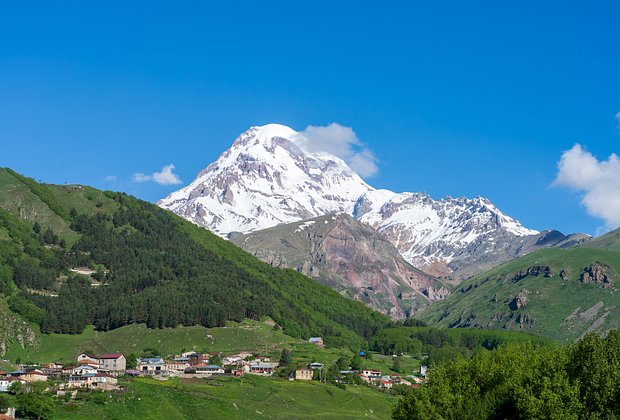 Гора Казбек: интересные факты о знаменитом вулкане Кавказа. Популярные маршруты восхождения и советы по подготовке