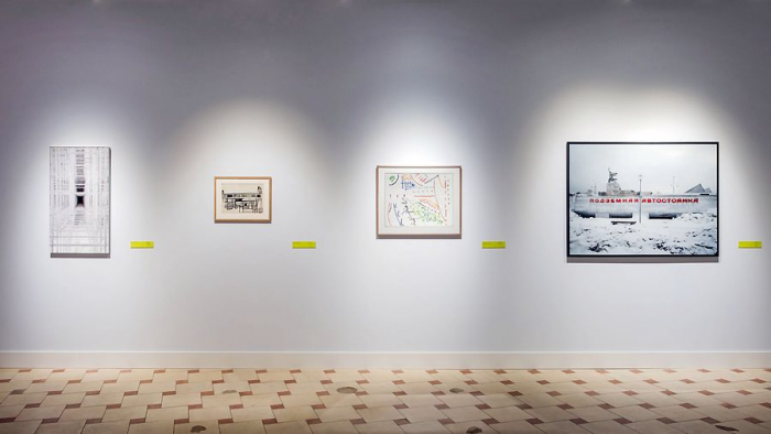 Cosmoscow: куратор из Африки, ренессанс фотографии и лиминальные пространства, или Как «Елисеевский» стал арт-салоном