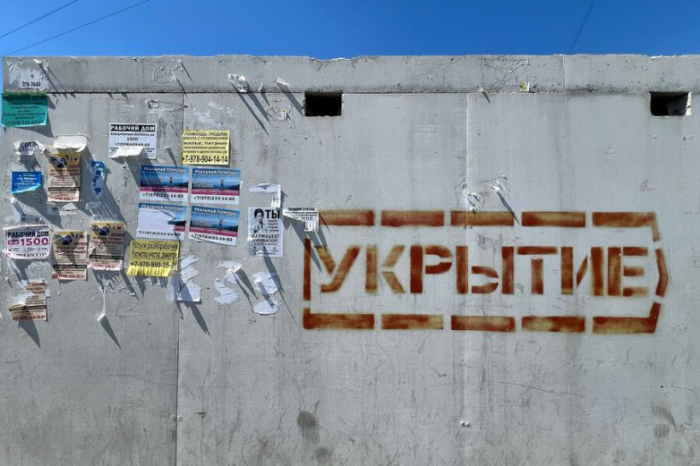 Как Крым переживает это лето. «Что нам война, жизнь — это счастье»