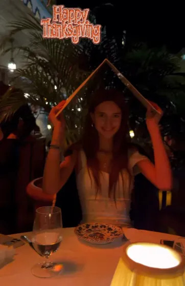 Как Дженнифер Лопес, Кристина Орбакайте, Илон Маск, Селена Гомес и Надежда Оболенцева отметили День Благодарения