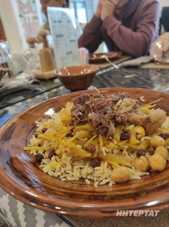 «Бала алып кайта алмаучылар Биби-ханым мәчетенә агыла»: Сәмәркандның могҗизалы урыннары