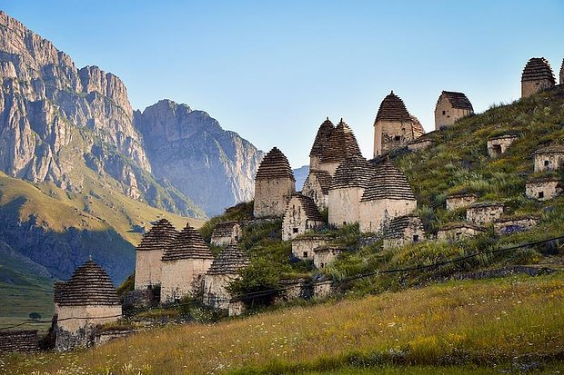 Куда поехать в бархатный сезон 2026 года в России? Лучшие направления для отдыха на море и не только