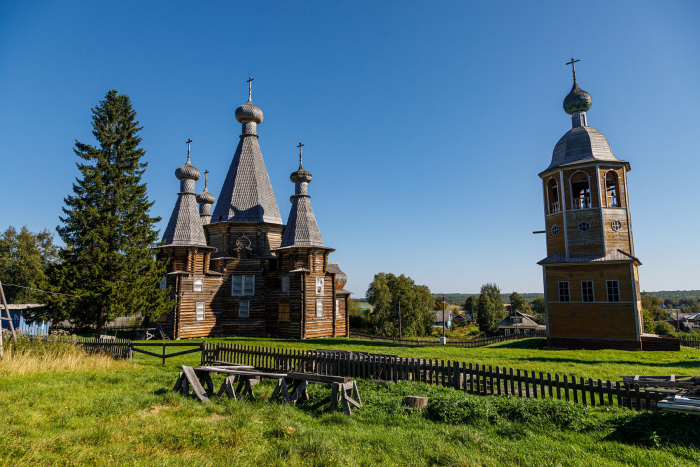 От игольчатого льда Байкала до степных тюльпанов: 8 идей для путешествий этой весной