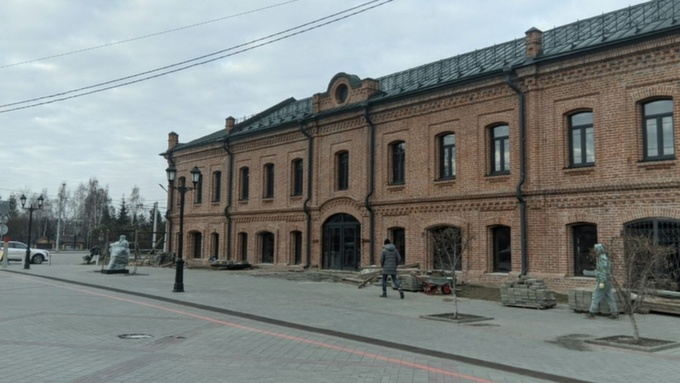 Смогли максимально сохранить. В Барнауле спасли старинный универмаг "Сухов и сыновья"