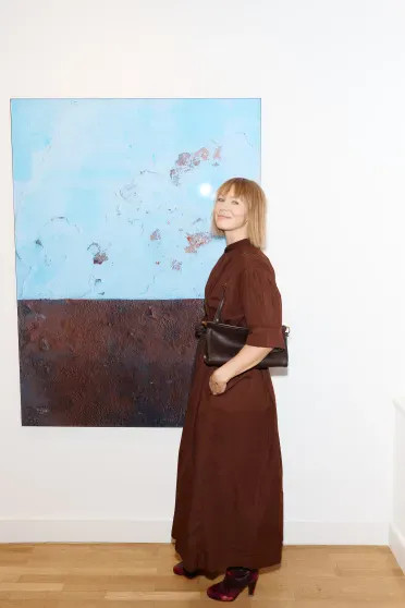 Константин Эрнст, Ольга Свиблова, Мария Миногарова с мужем и сын Анны Михалковой на открытии выставки в Москве