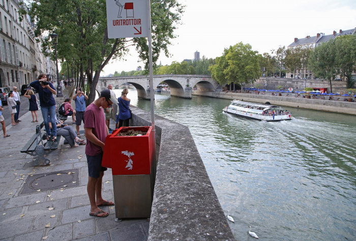 Как выглядели общественные туалеты во Франции в XIX веке