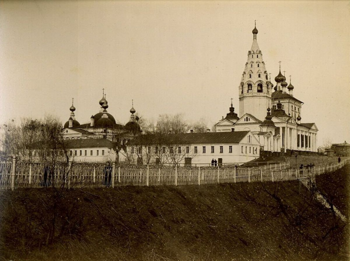 Дворец на костях