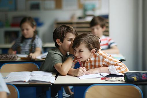 Что за мем «6-7» и почему он так популярен у поколения альфа