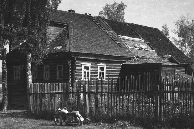«Заходите, если вам что понравится, забирайте. Я все тут буду ломать» Как россиянка спасает уникальные фотографии нашего прошлого