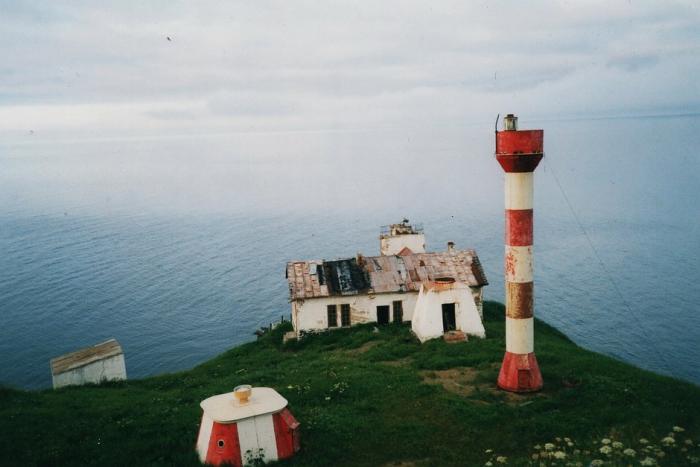 «Он излучал силу, надежность и уверенность» Россиянин 10 лет фотографирует маяки. Как их свет изменил его жизнь?