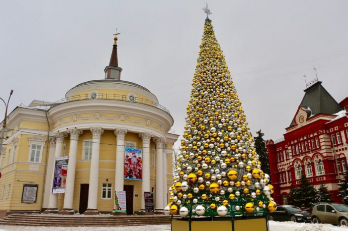Главные новогодние ели Орла через призму времени