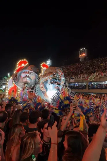 Карнавалы, Байкал и много бикини: как и где отдыхают Виктория Исакова, Юлия Вавилова, Аврора Киба и Надежда Оболенцева