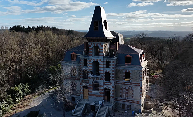 Купил развалины в лесу - друзья посмеивались над чудаком