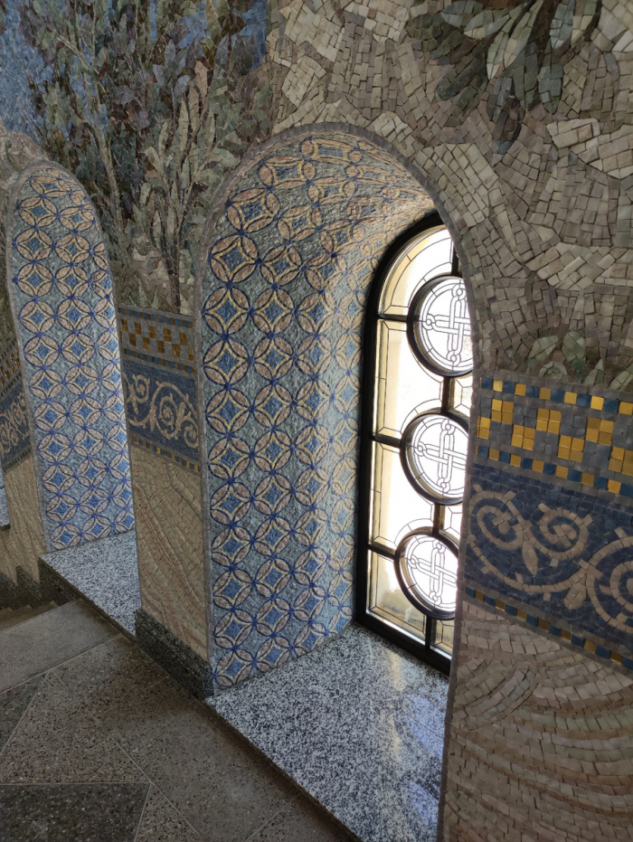 Вся итальянская делегация открыла рот: "Не могли русские такое сделать!" В Крыму из 100 миллионов кусочков построили 8-е чудо света.